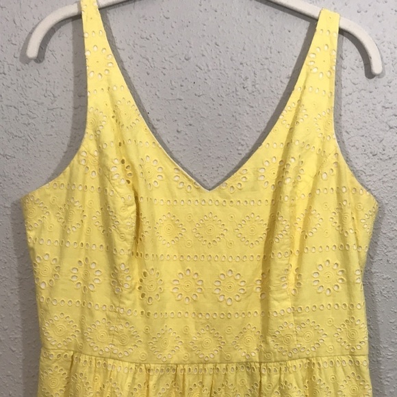 Vineyard Vines size 14 Yellow V-Neck Sleeveless Eyelet Fully Lined Dress - Picture 2 of 9